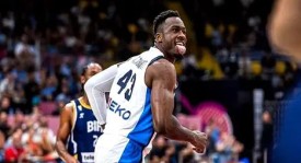 麦丹&沃克携手赞华子返场，现实版超人“除非腿砍了，否则稳住全场